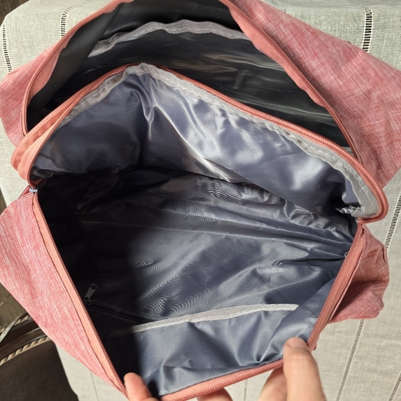 WEEKEND EIGHT TRAVEL BAG COOLER INSULATED LINED( 5 compartments) - Picture 4 of 15